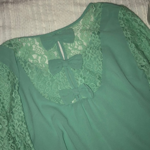 •Lace Detail Blouse• - Picture 2 of 6